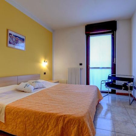 Residence Meridiana Peschiera del Garda Exterior foto